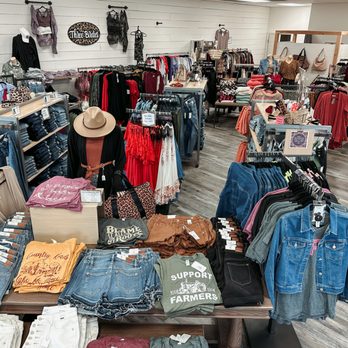 Three Birdies Boutique - Women's Clothing Near Me - Kearney, Missouri Three Birdies Boutique - Women's Clothing Near Me - Kearney, Missouri