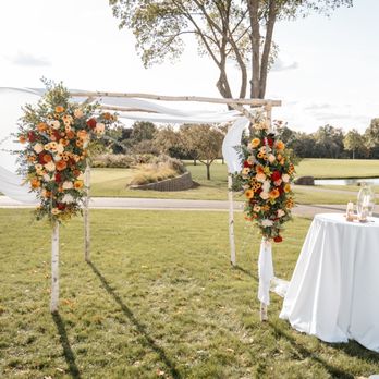 Debi's Designs - Florists Near Me - South Elgin, Illinois