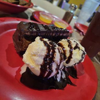 Crab Corner - Chocolate Cake a la Mode - Seafood Near Me - Las Vegas, Nevada