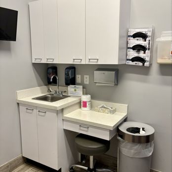 My Dr Now - Exam room - Family Practice Near Me - Phoenix, Arizona My Dr Now - Exam room - Family Practice Near Me - Phoenix, Arizona