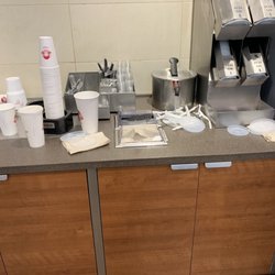Wendy's - Drink and ketchup station conditions