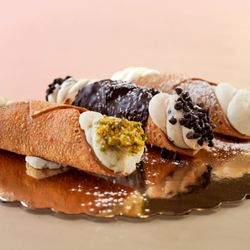 XO desserts - Cannoli
* Photo credit HBS Visuals