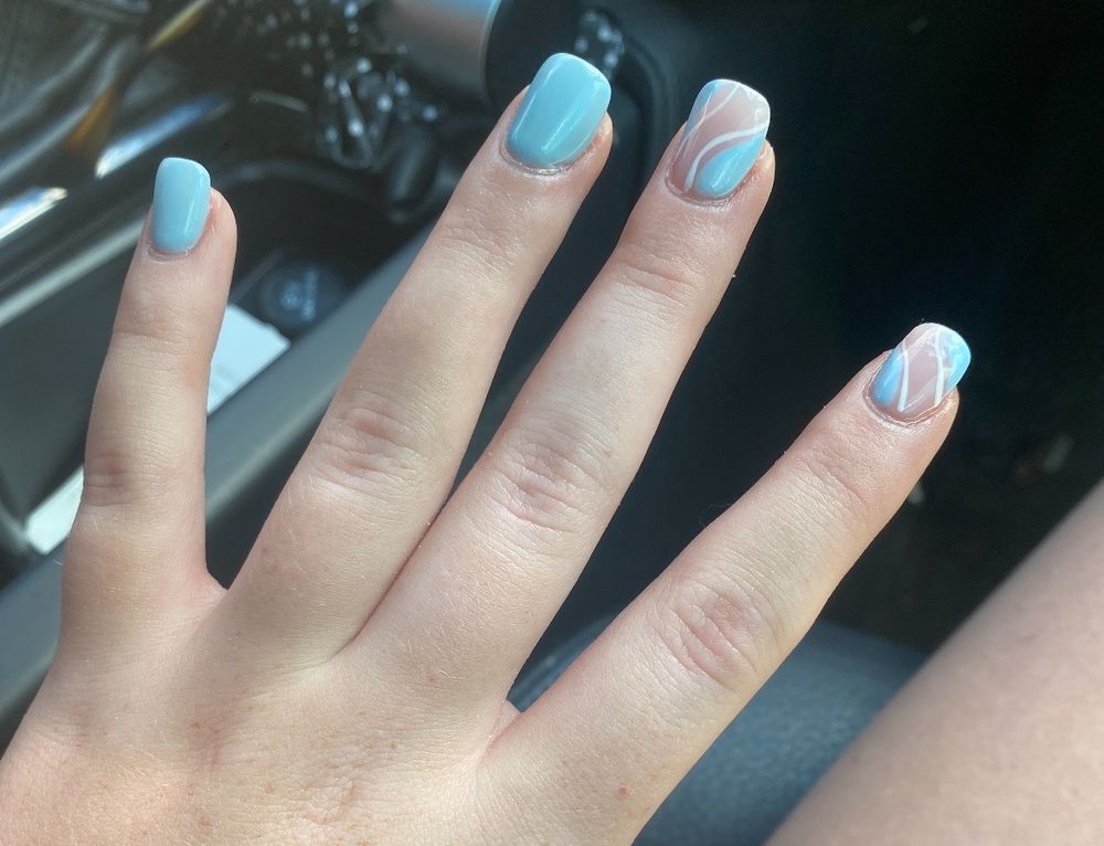 Luxury Nails Logo