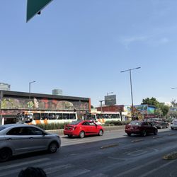 Mercado Juárez - Beautiful murals outside