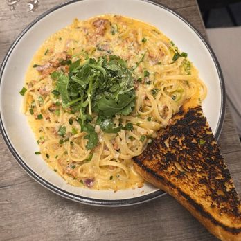1885 - Chorizo Alfredo - Bars Near Me - Worcester, Massachusetts