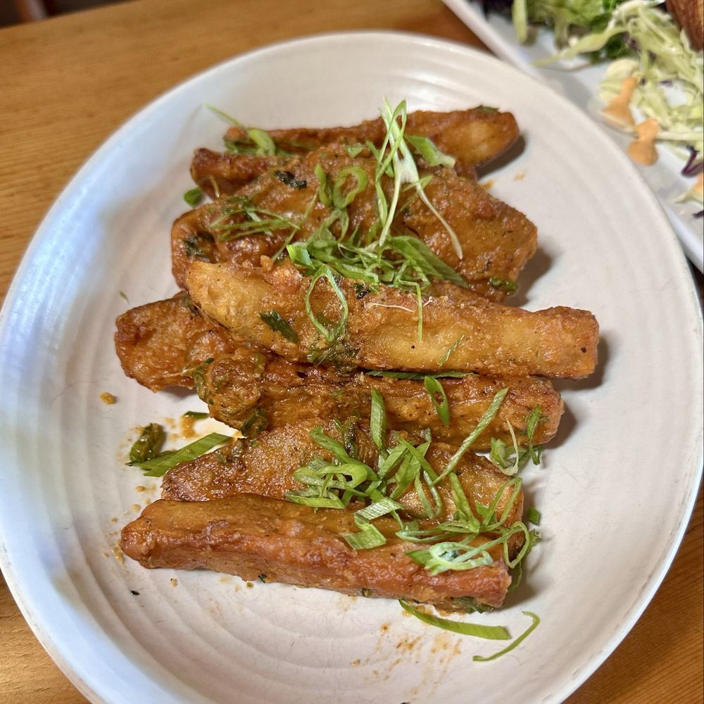 Tipsy Yeti Restaurant & Bar - Tipsy Fries - Sports Bars Near Me - Berkeley, California Tipsy Yeti Restaurant & Bar - Tipsy Fries - Sports Bars Near Me - Berkeley, California