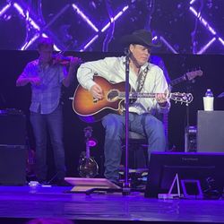 Flying Dutchmen Travel - So many wonderful artists....endless venue options!