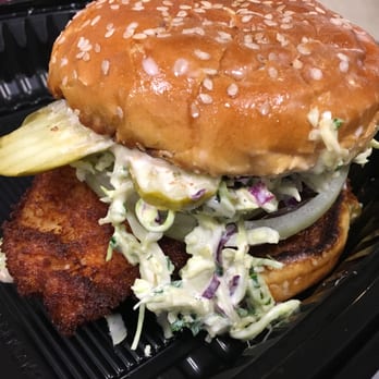 Doc B's Restaurant + Bar - chicken sandwich - New American Near Me - Chicago, Illinois