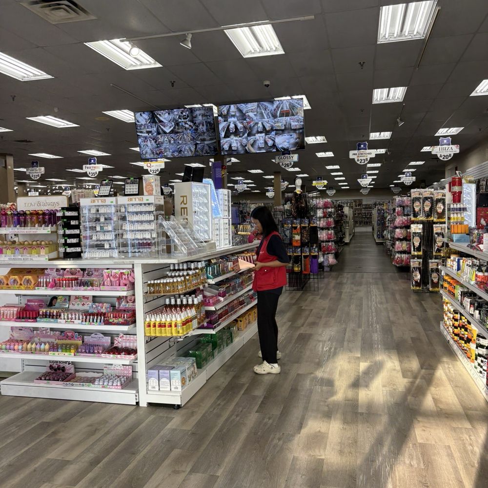 Mega Golden Beauty - Inside - Cosmetics & Beauty Supply Near Me - Memphis, Tennessee