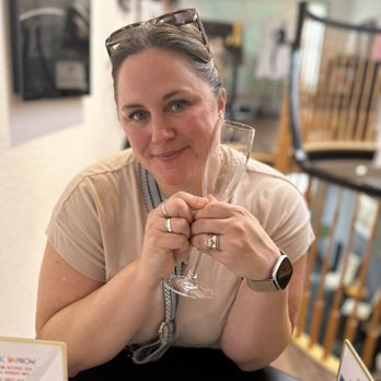 Champagne On Main - Champagne Bars Near Me - Galena, Illinois