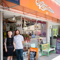 Electric Kitsch - Owners Jordan and Jessica, photo by Eleven Creative.