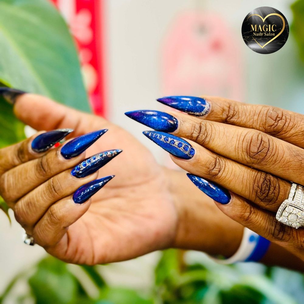Magic Nails Logo