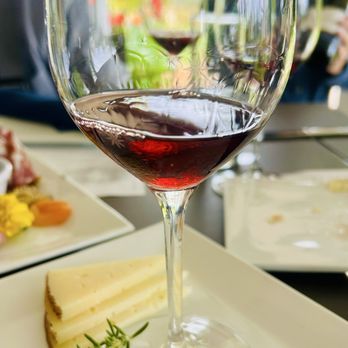 Starfield Vineyards & Winery - Wine Tasting Room Near Me - Placerville, California Starfield Vineyards & Winery - Wine Tasting Room Near Me - Placerville, California