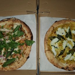 Special pizza collab with Sanctuary pizza. Garlic chicken and yellow curry Margherita! Special pizza collab with Sanctuary pizza. Garlic chicken and yellow curry Margherita!