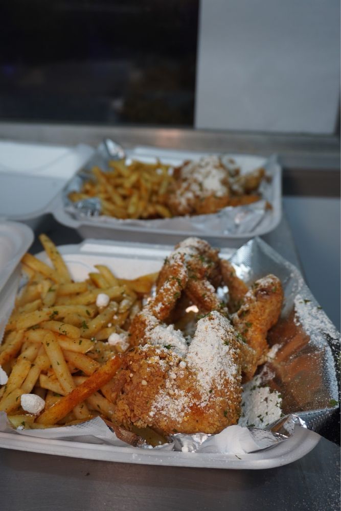 WINGS N TAILS FOOD TRUCK Updated September 2024 Tampa, Florida