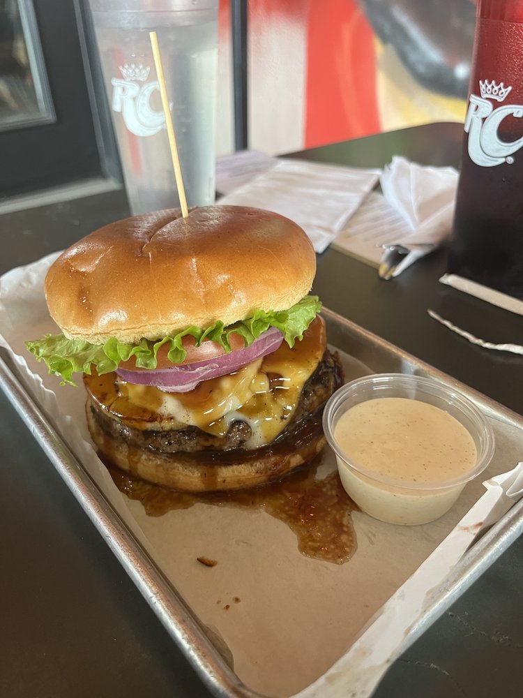 LINDY’S ON 4TH - Updated December 2025 - 579 Photos & 682 Reviews - 500 ...