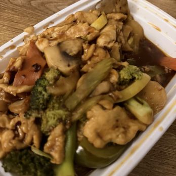 China Star - Chicken With Garlic Sauce - Chinese Near Me - Wheaton, Illinois China Star - Chicken With Garlic Sauce - Chinese Near Me - Wheaton, Illinois