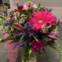 Bird's Nest Florist & Gifts - Dead flowers.