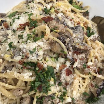 Catelli's - Spaghetti with Mushroom Cream Sauce - New American Near Me - Geyserville, California Catelli's - Spaghetti with Mushroom Cream Sauce - New American Near Me - Geyserville, California