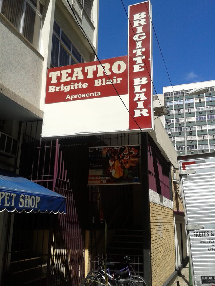 Teatro Brigitte Blair