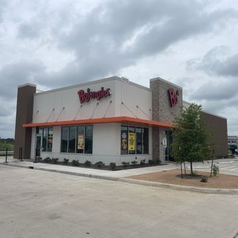 Bojangles - Outside - Fast Food Near Me - Manor, Texas