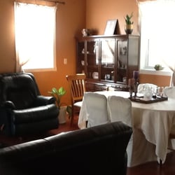 Cottage By The Marina - Living Room/Dining Room