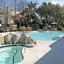 Villas at Parkway Village - Swimming pool and hot tub.