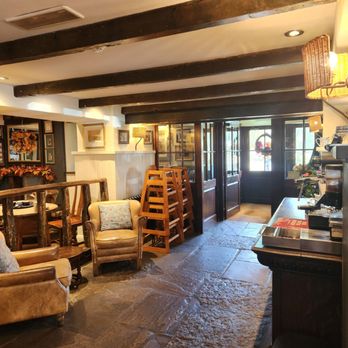 The Greyhound - Bar area - Pubs Near Me - Bessels Leigh, OXF The Greyhound - Bar area - Pubs Near Me - Bessels Leigh, OXF