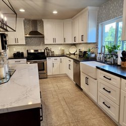 White shaker cabinets, beautiful quartz
