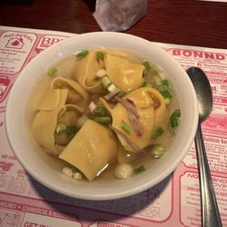 New Jing Fong - Wonton soup - the wontons were fine but they must have forgotten to add bouillon to the soup itself