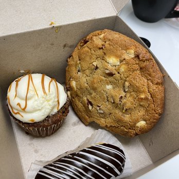 Rossmoor Pastries - Carrot Cake Cupcake, White Chocolate Chip Cookie, and Chocolate Eclair - Bakeries Near Me - Signal Hill, California