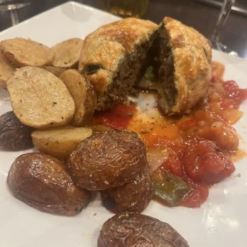Dorothy's Downtown - Vegan Wellington - Cocktail Bars Near Me - Jacksonville, Florida