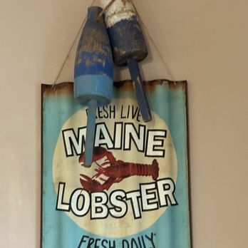 Smithsonian Chowder House - Decor - Seafood Near Me - West Hatfield, Massachusetts