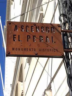 Ascensor El Peral by null