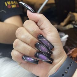 Encore Nails - Acrylic with airbrush and chrome