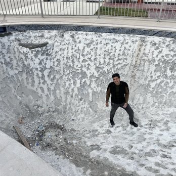 Oscar's Pool Service - Remodeling a pool - Pool Cleaners Near Me - Van Nuys, California