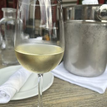 Fortune House Chinese Cuisine - Joel Gotte wine - Shanghainese Near Me - Irving, Texas