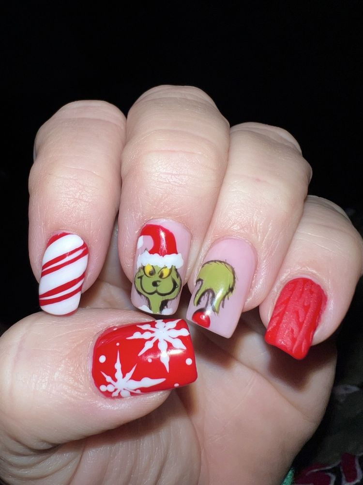 Glossy Nails Logo