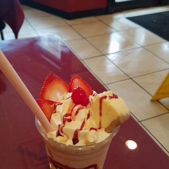 Fiesta Cafe - Strawberry Cheesecake Frapp - Cafes Near Me - Holyoke, Massachusetts