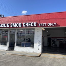 Front of store on Magnolia Blvd. Front of store on Magnolia Blvd.