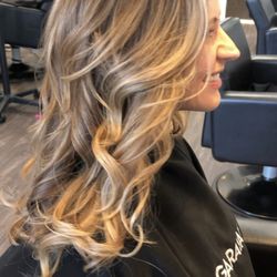 Kelly And Brandon Salon - Brandon Martinez uses his highly effective Balayage technique for beautiful blonde tones.