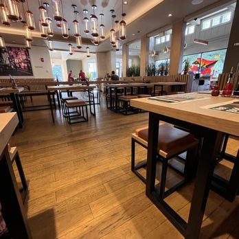 Wagamama - Seating - Asian Fusion Near Me - Arlington, Virginia