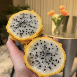Trader Joe's - Pitaya Amarilla
