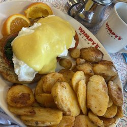 Wimpy's Diner - Florentine Benedict
