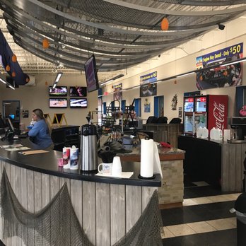 Squeakys Car Wash & Lube - Inside waiting area - Auto Detailing Near Me - Buford, Georgia Squeakys Car Wash & Lube - Inside waiting area - Auto Detailing Near Me - Buford, Georgia