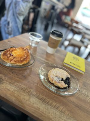 St. Noir Café by null