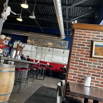 Smoke 'N' Barrel - Spacious - Barbeque Near Me - Kingston, Ontario