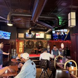Three Dogs Tavern - Atmosphere