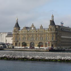Haydarpaşa Tren Garı - as the ferry approaches.