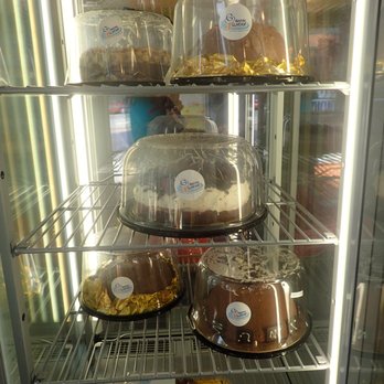 Maître Glacier - Gourmet frozen ice cream cakes - Ice Cream & Frozen Yogurt Near Me - Quebec City, Quebec Maître Glacier - Gourmet frozen ice cream cakes - Ice Cream & Frozen Yogurt Near Me - Quebec City, Quebec